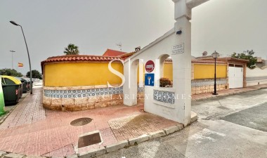 Resale - Villa - Torrevieja - Los Balcones - Los Altos del Edén