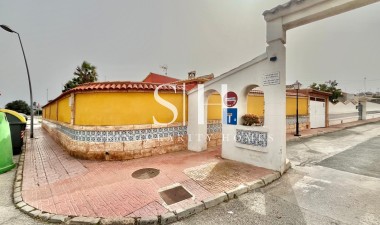 Resale - Villa - Torrevieja - Los Balcones - Los Altos del Edén