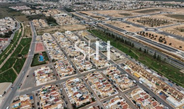 Odsprzedaż - Bungalow - Torrevieja - El Limonar