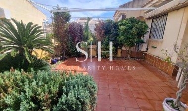 Resale - Villa - Guardamar del Segura - Urbanizaciones