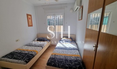 Resale - Villa - Guardamar del Segura - Urbanizaciones