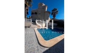 Återförsäljning - Villa - Rojales - La Marquesa