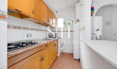 Resale - Apartment / flat - Torrevieja - Centro
