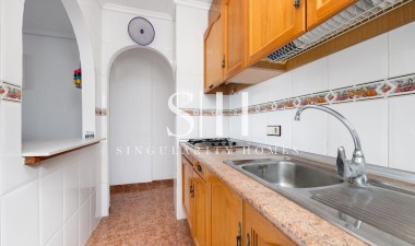 Resale - Apartment / flat - Torrevieja - Centro