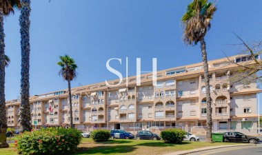 Resale - Apartment / flat - Torrevieja - Centro
