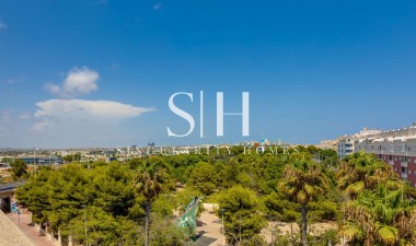 Resale - Apartment / flat - Torrevieja - Centro