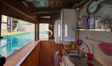 Resale - Villa - Los Montesinos - La Herrada