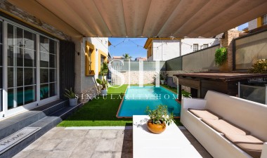 Resale - Villa - Los Montesinos - La Herrada
