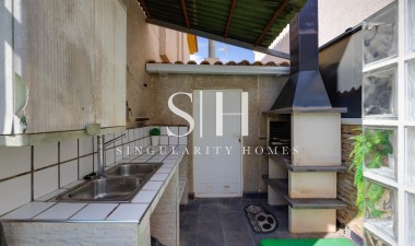 Resale - Villa - Los Montesinos - La Herrada