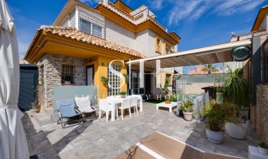 Resale - Villa - Los Montesinos - La Herrada
