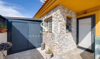 Resale - Villa - Los Montesinos - La Herrada