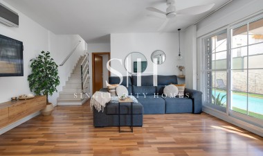 Resale - Villa - Los Montesinos - La Herrada