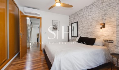 Resale - Villa - Los Montesinos - La Herrada