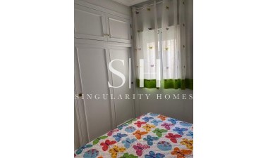 Resale - Apartment / flat - Torrevieja - Estacion De Autobuses