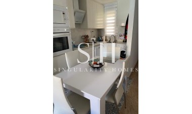 Resale - Apartment / flat - Torrevieja - Estacion De Autobuses