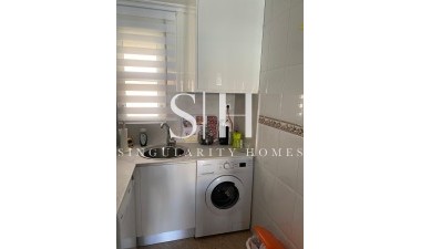 Resale - Apartment / flat - Torrevieja - Estacion De Autobuses