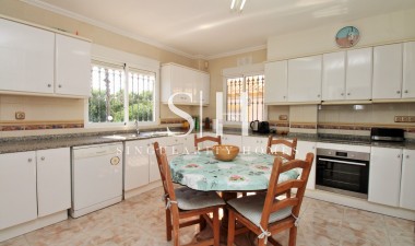 Resale - Villa - Orihuela Costa - Playa Flamenca