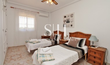Resale - Villa - Orihuela Costa - Playa Flamenca