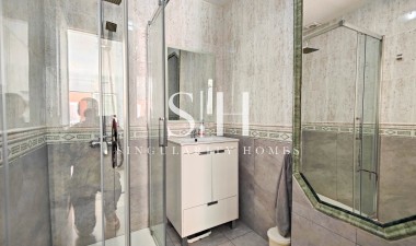 Resale - Apartment / flat - Torrevieja - Costa Blanca