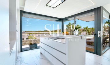 Resale - Villa - San Miguel de Salinas - Mirador De San Miguel