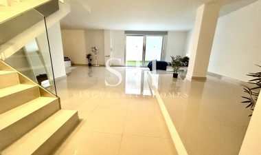Resale - Villa - Orihuela Costa - Costa Blanca