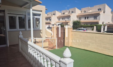 Herverkoop - Villa - Orihuela Costa - Playa Flamenca