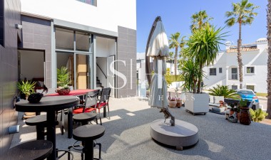 Återförsäljning - Villa - Orihuela Costa - Costa Blanca