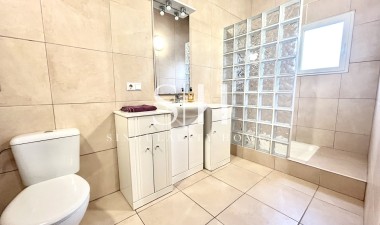 Odsprzedaż - Villa - Catral - Costa Blanca