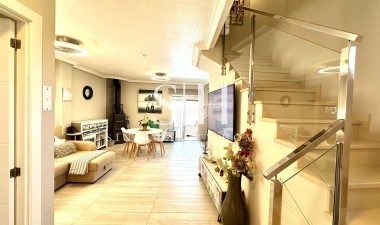 Resale - Villa - Orihuela Costa - La Regia