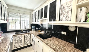 Resale - Villa - Orihuela Costa - La Regia