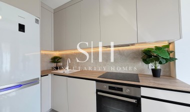 Odsprzedaż - Mieszkanie w bloku - Torrevieja - Estacion De Autobuses