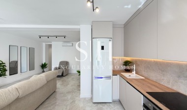 Odsprzedaż - Mieszkanie w bloku - Torrevieja - Estacion De Autobuses