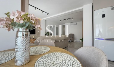 Odsprzedaż - Mieszkanie w bloku - Torrevieja - Estacion De Autobuses