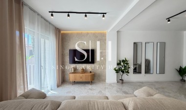 Odsprzedaż - Mieszkanie w bloku - Torrevieja - Estacion De Autobuses