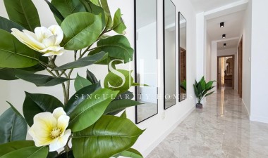 Odsprzedaż - Mieszkanie w bloku - Torrevieja - Estacion De Autobuses