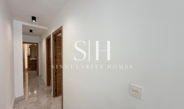 Odsprzedaż - Mieszkanie w bloku - Torrevieja - Estacion De Autobuses