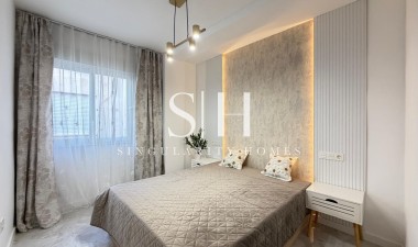 Odsprzedaż - Mieszkanie w bloku - Torrevieja - Estacion De Autobuses