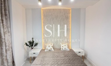 Odsprzedaż - Mieszkanie w bloku - Torrevieja - Estacion De Autobuses