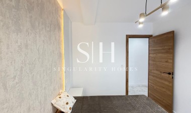 Odsprzedaż - Mieszkanie w bloku - Torrevieja - Estacion De Autobuses