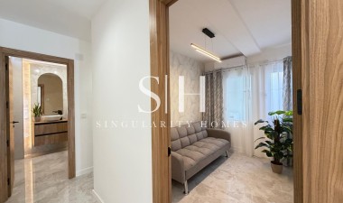 Odsprzedaż - Mieszkanie w bloku - Torrevieja - Estacion De Autobuses