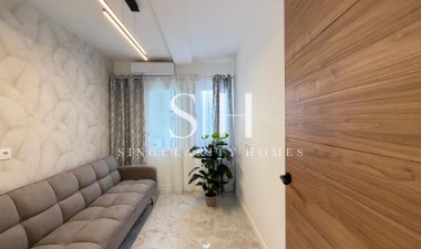 Odsprzedaż - Mieszkanie w bloku - Torrevieja - Estacion De Autobuses