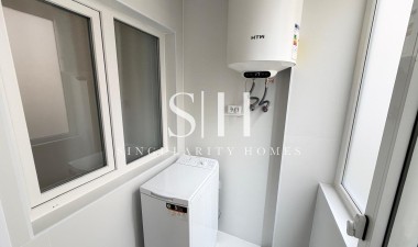 Odsprzedaż - Mieszkanie w bloku - Torrevieja - Estacion De Autobuses