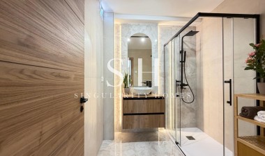 Odsprzedaż - Mieszkanie w bloku - Torrevieja - Estacion De Autobuses