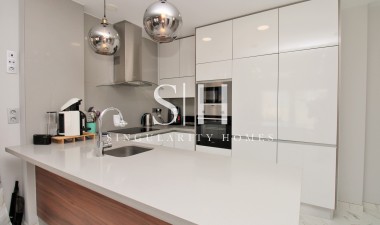 Odsprzedaż - Villa - Orihuela Costa - Villamartin