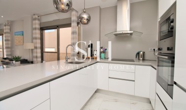 Odsprzedaż - Villa - Orihuela Costa - Villamartin