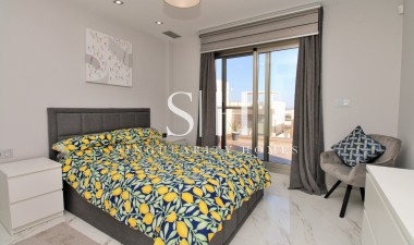 Odsprzedaż - Villa - Orihuela Costa - Villamartin