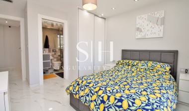 Odsprzedaż - Villa - Orihuela Costa - Villamartin