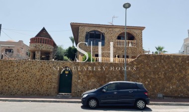 Återförsäljning - Villa - Torrevieja - Costa Blanca