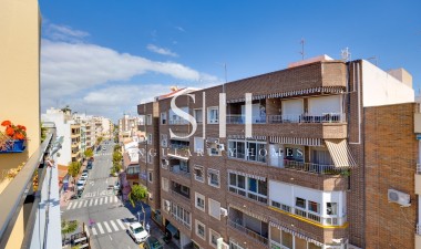 Återförsäljning - Lägenhet / lägenhet - Torrevieja - Centro