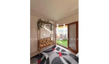 Odsprzedaż - Mieszkanie w bloku - Torrevieja - Playa del Cura